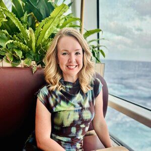 Meet your Posher, Lauren